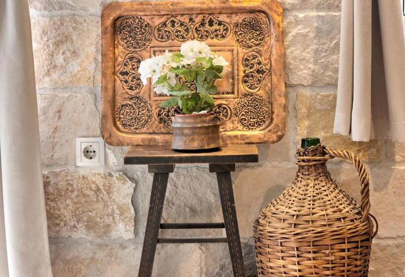 سوییت خانوادگی, Apartments Villa Mike