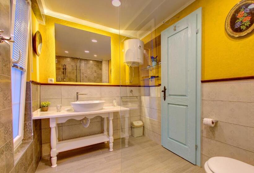 آپارتمان 2 خوابه, Apartments Villa Mike