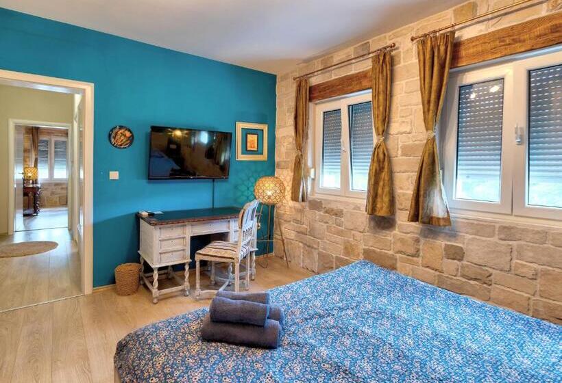 سوییت خانوادگی, Apartments Villa Mike