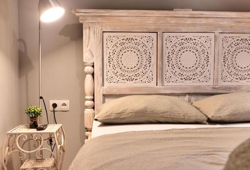 سوییت خانوادگی, Apartments Villa Mike