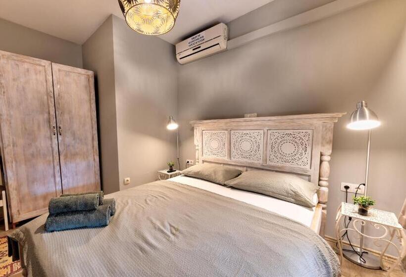 سوییت خانوادگی, Apartments Villa Mike