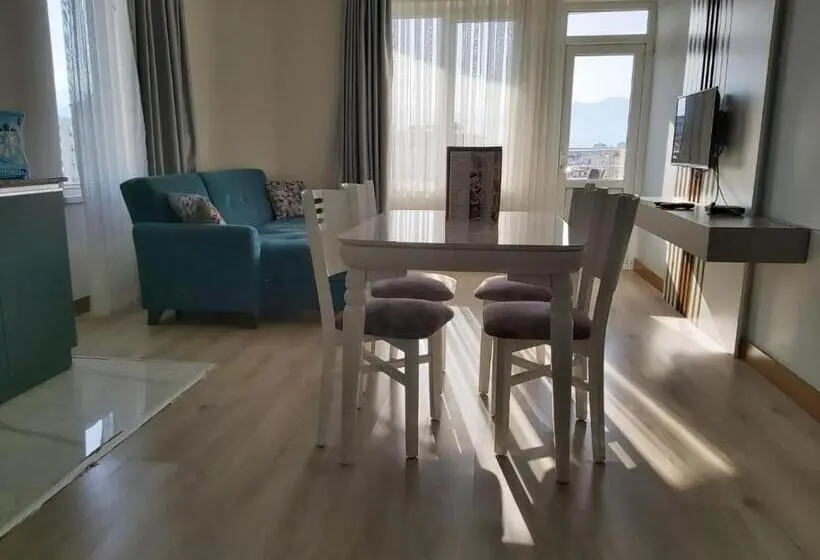 اتاق خانوادگی, Theluna Suite