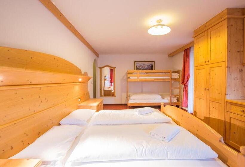 חדר סופריור לארבעה, Chalet Hotel Diamant