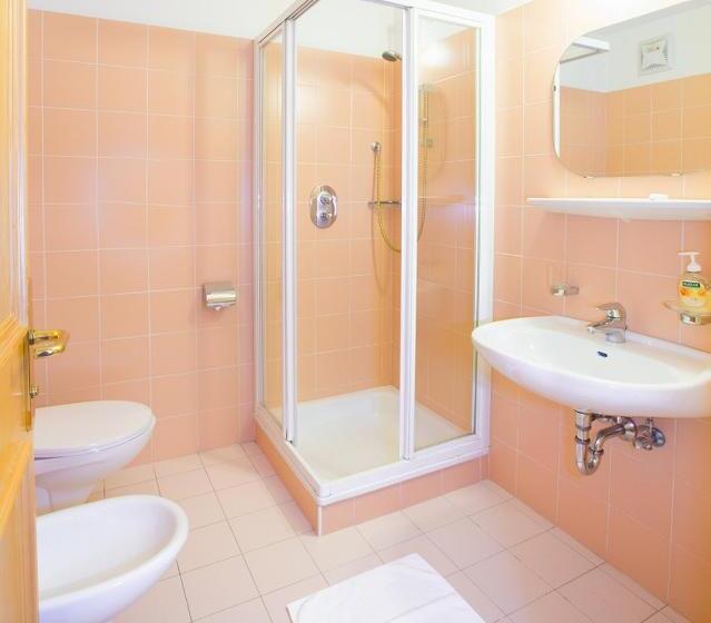 חדר סטנדרט לארבעה, Chalet Hotel Diamant