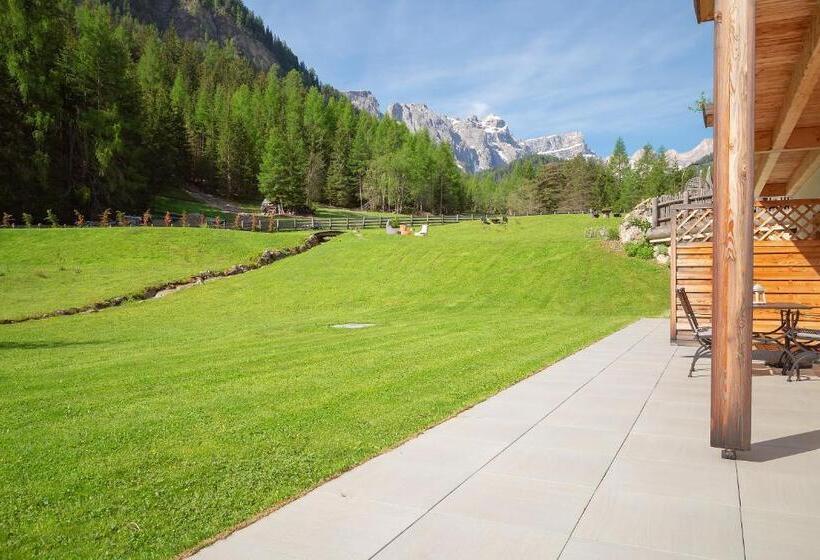 דירת חדר בקומת קרקע, Chalet Mornà