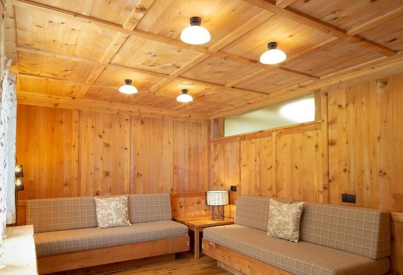 דירת חדר עם טרסה, Chalet Mornà