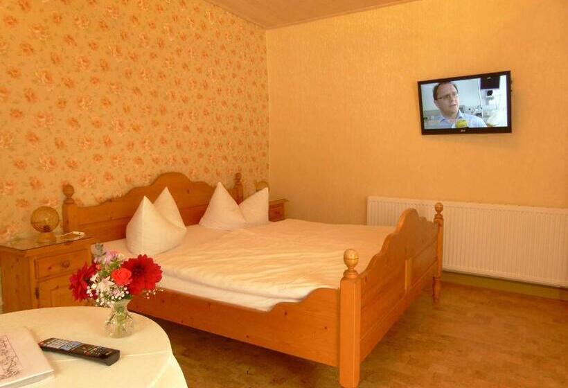 غرفة قياسية, & Gasthof Garküche