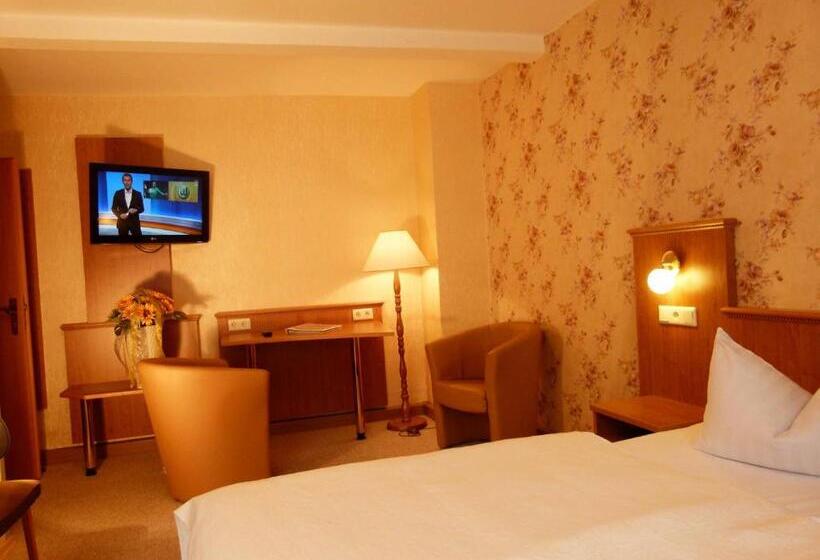 غرفة قياسية, & Gasthof Garküche