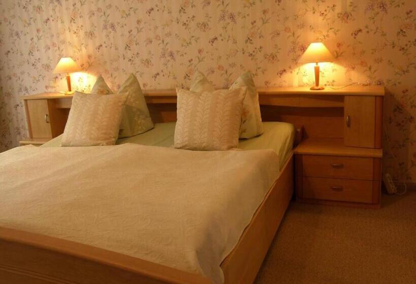 غرفة كومفورت, & Gasthof Garküche