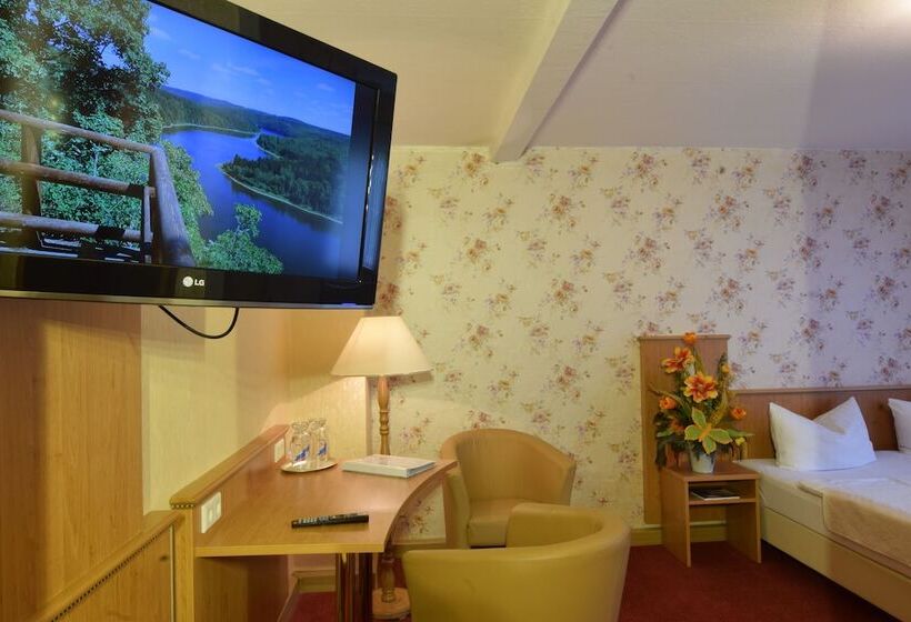 غرفة قياسية, & Gasthof Garküche