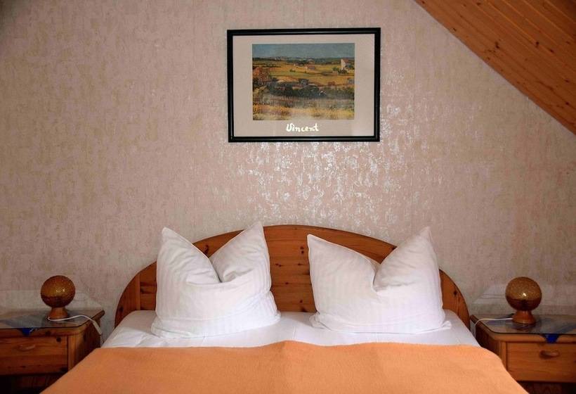 غرفة قياسية, & Gasthof Garküche