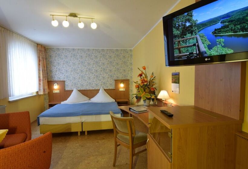 غرفة قياسية, & Gasthof Garküche