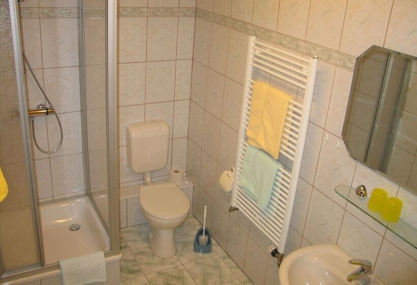 スタンダードルーム, & Gasthof Garküche