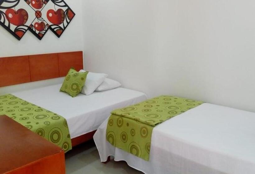 标准三人间, Sarali