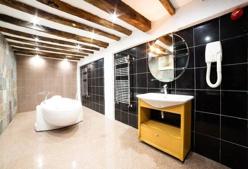 デラックスルーム, Tudor Oaks Lodge Stevenage North