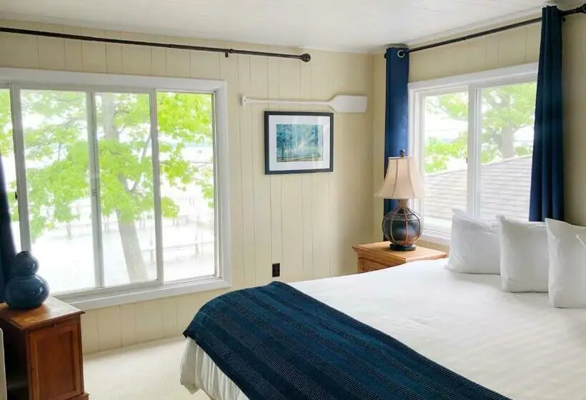 キングサイズベッドのスタンダードルーム, Churchill Pointe Inn