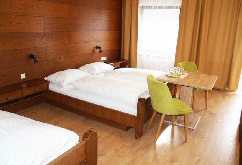 스탠다드 트리플 발코니 룸, Aineterhof