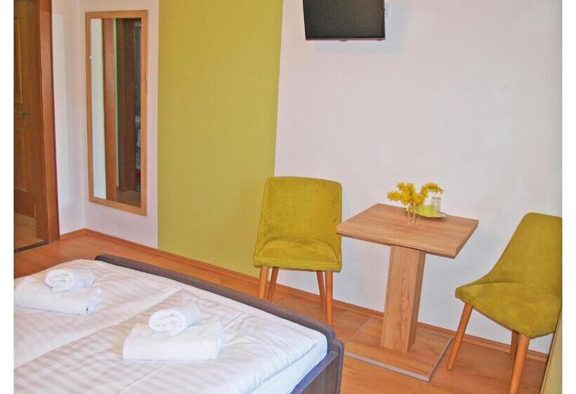 스탠다드 내측 룸, Aineterhof