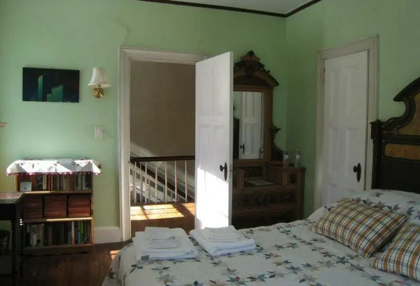 デラックスルーム, Higganum House B&b