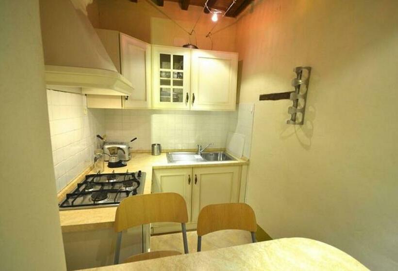 شقة غرفة واحدة, Farmhouse Tuscany