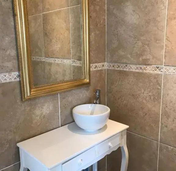 キングサイズベッドのデラックスルーム, L'hostellerie De Sèvremont