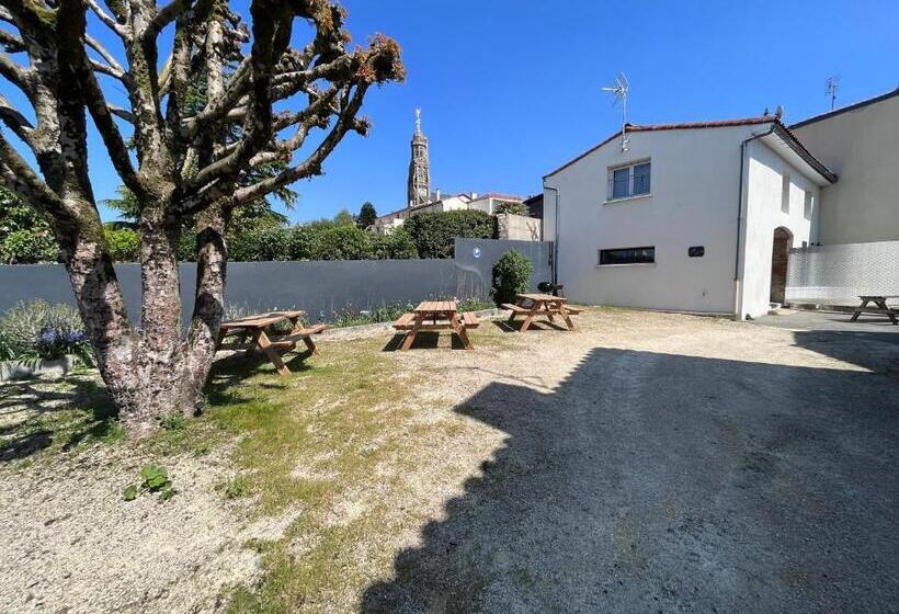 منزل غرفة نوم واحدة, L'hostellerie De Sèvremont