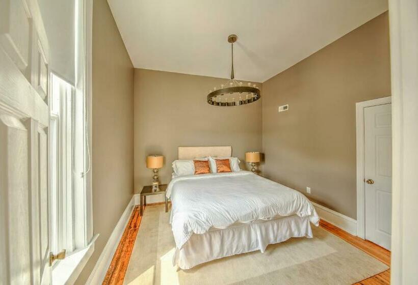 带大床的复式套间, The Harkness