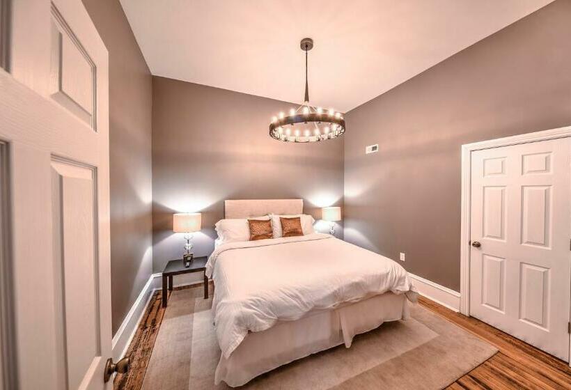 带大床的复式套间, The Harkness