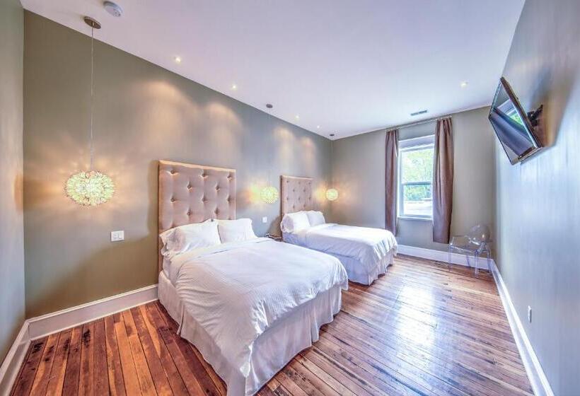 家庭工作室, The Harkness