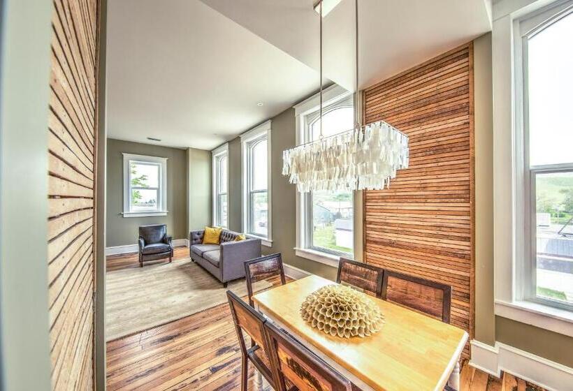 家庭工作室, The Harkness