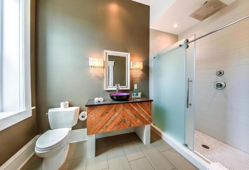 豪华房间, The Harkness