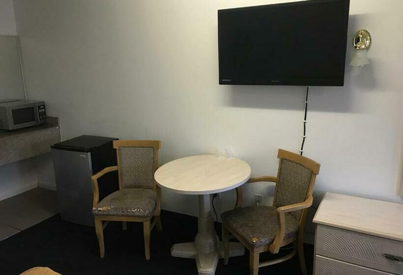 스탠다드 룸 킹사이즈 침대, Mayfair Motel