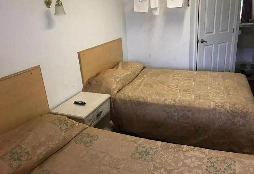 スタンダードルーム, Mayfair Motel