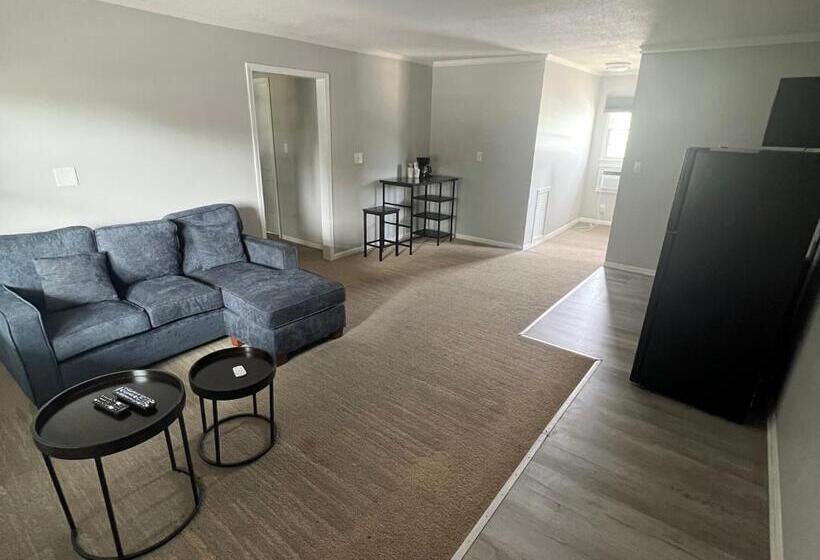 침실 2개 아파트, The Beacon