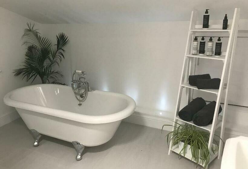 디럭스 룸 킹사이즈 침대, Ye Olde Saddlery B&b