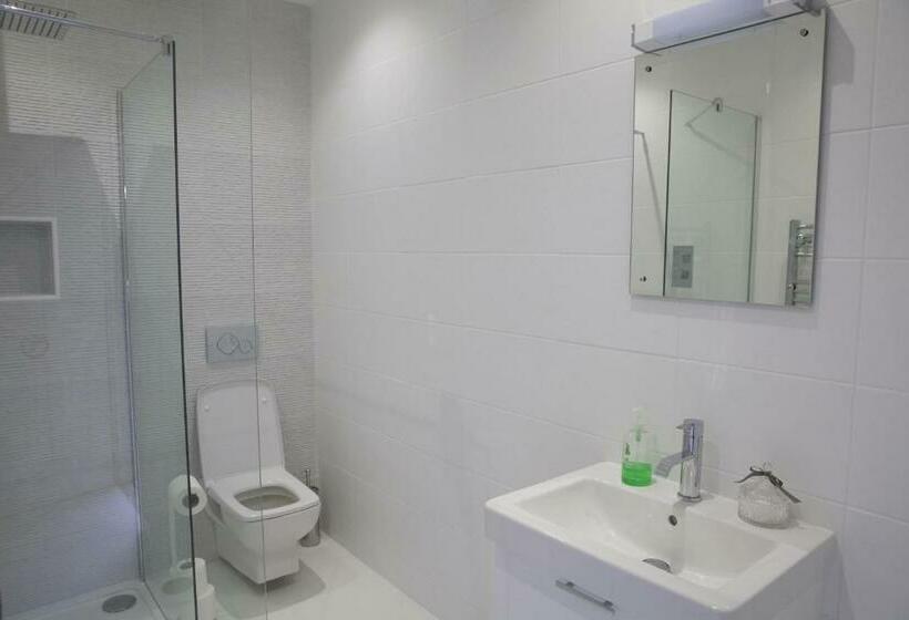 标准间, Manor House Inn