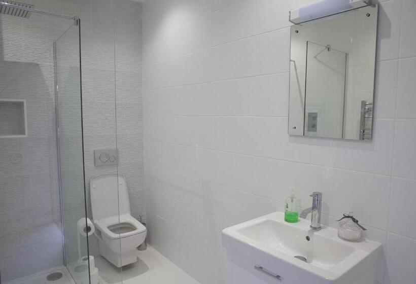 غرفة قياسية, Manor House Inn