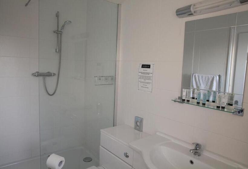 جناح جونيور, Manor House Inn