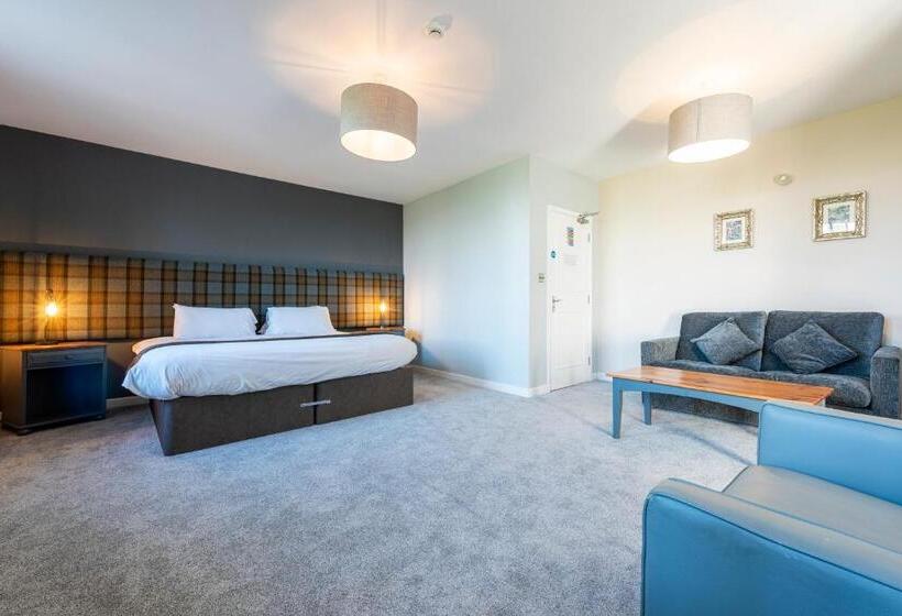 Люкс, Staunton Arms