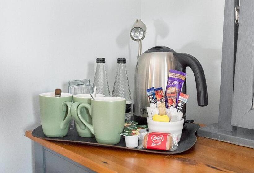 Mini Suite, Staunton Arms