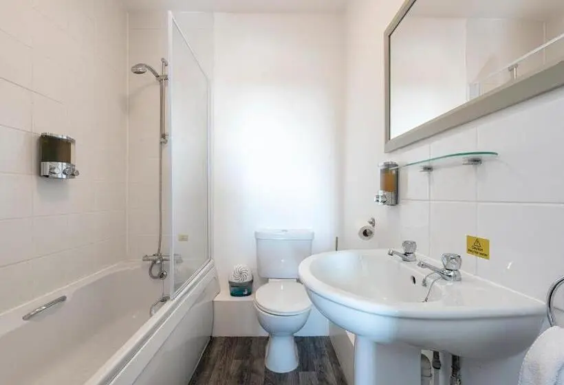 Mini Suite, Staunton Arms