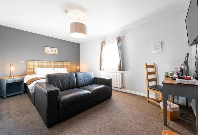 Mini Suite, Staunton Arms