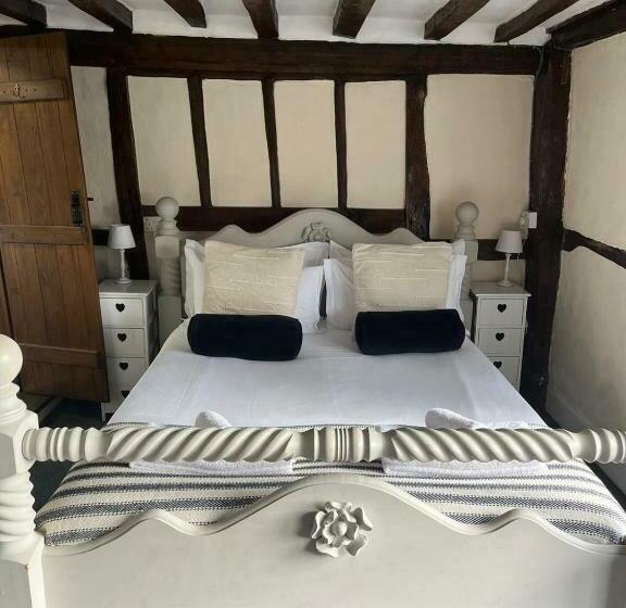 스탠다드 룸, The White Hart