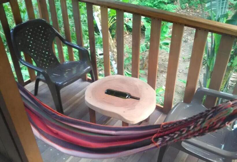 Belső Udvarra Néző Standard Szoba, Treegana