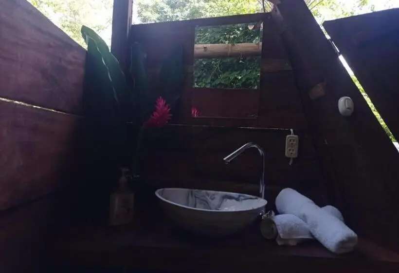 Deluxe Kamer, Treegana