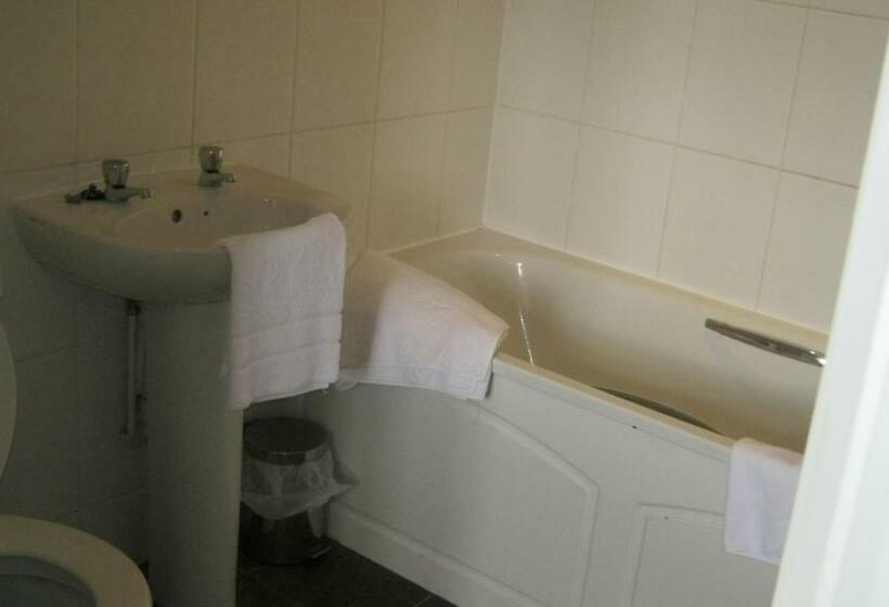 标准间, Turfcutters Arms