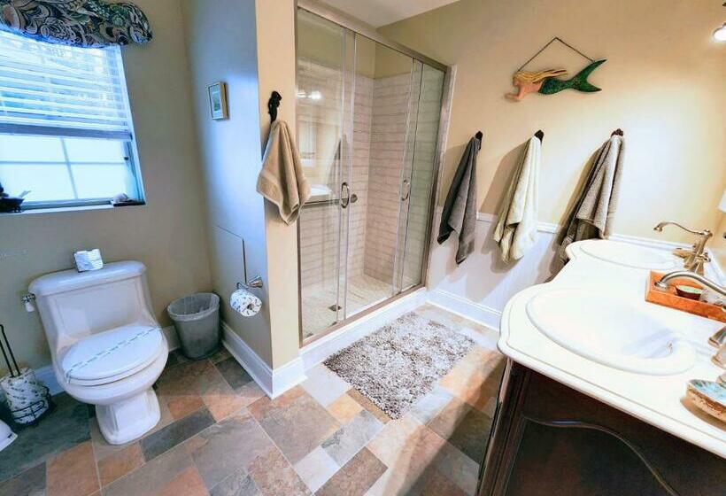 デラックススイート, Foster's Bethel Beach Inn