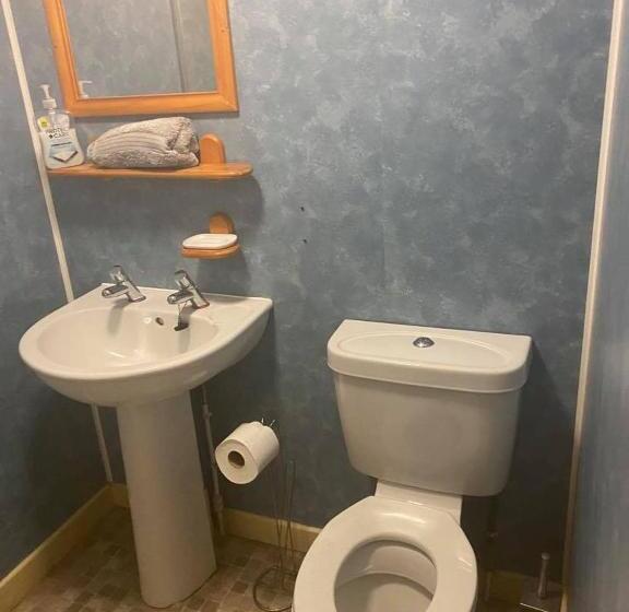 Семейный Номер, Green Bridge Inn