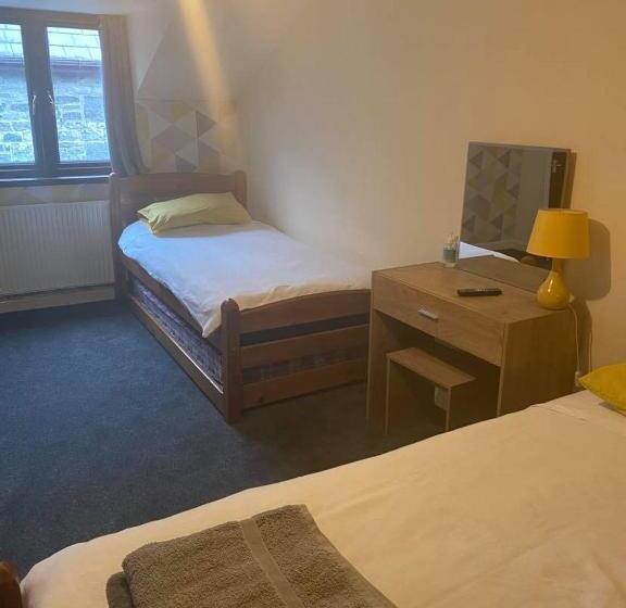 Семейный Номер, Green Bridge Inn