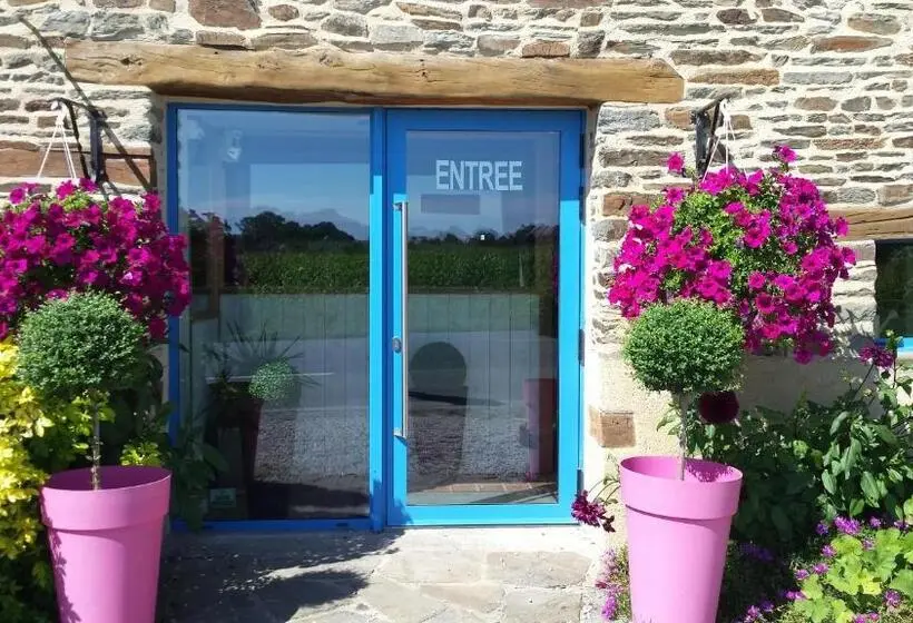 スタンダードトリプルルーム, La Bastide Du Moulin   Mont St Michel